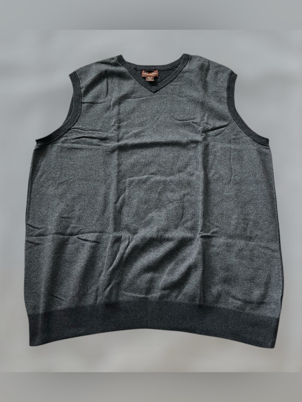 🔘OAK HILL: Men’s size 5XLT, gray cotton v-neck sweater vest, preowned🔘